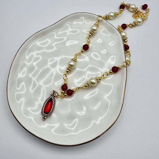 ❤️‍🔥 Crimson Charm Pearl Chain Necklace