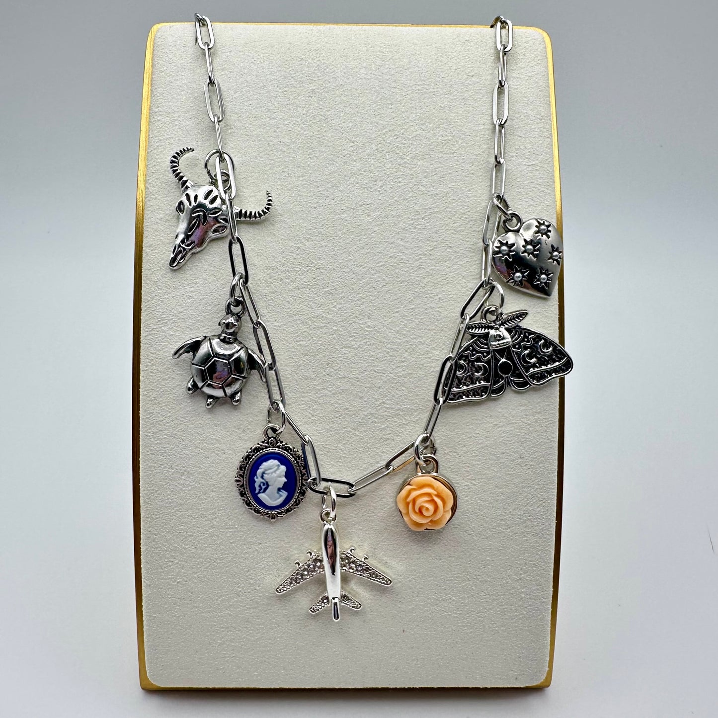 🖤 Wanderveil Charm Necklace