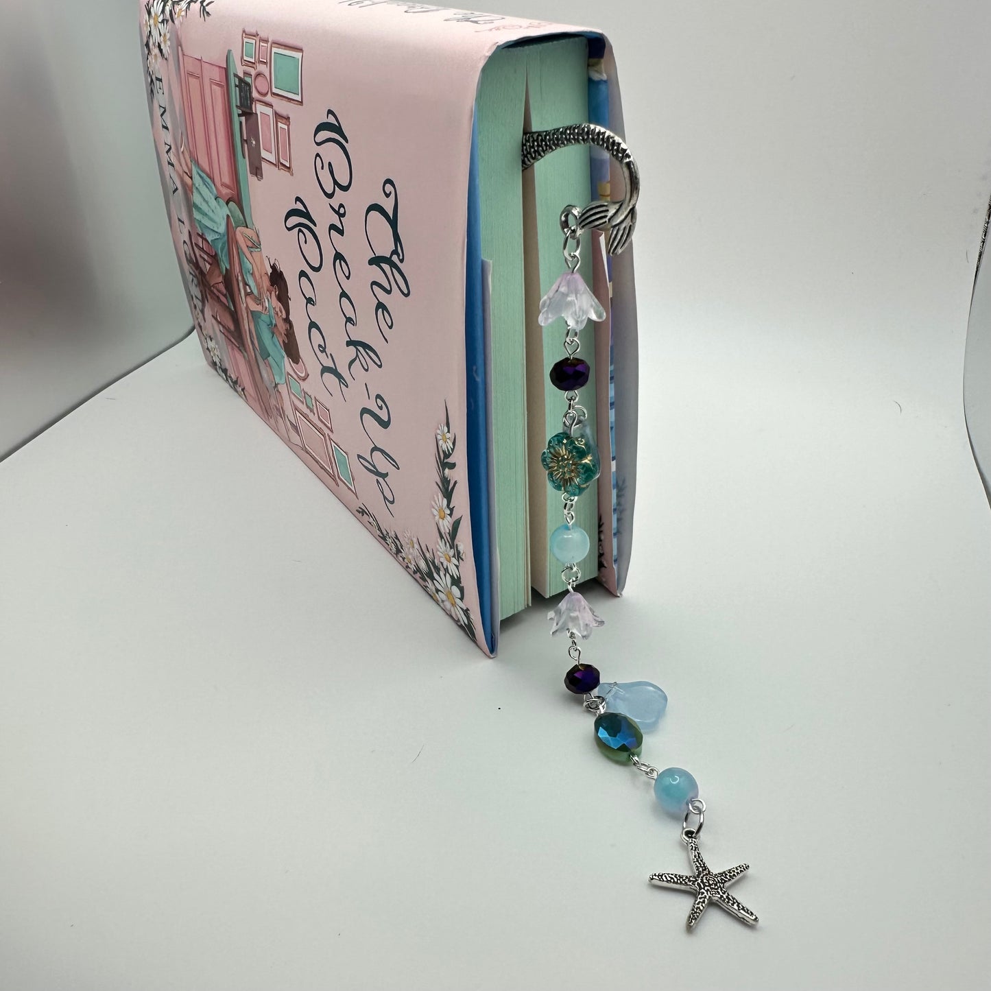 🧜‍♀️ Seashell Chapter Drift Beaded Bookmark