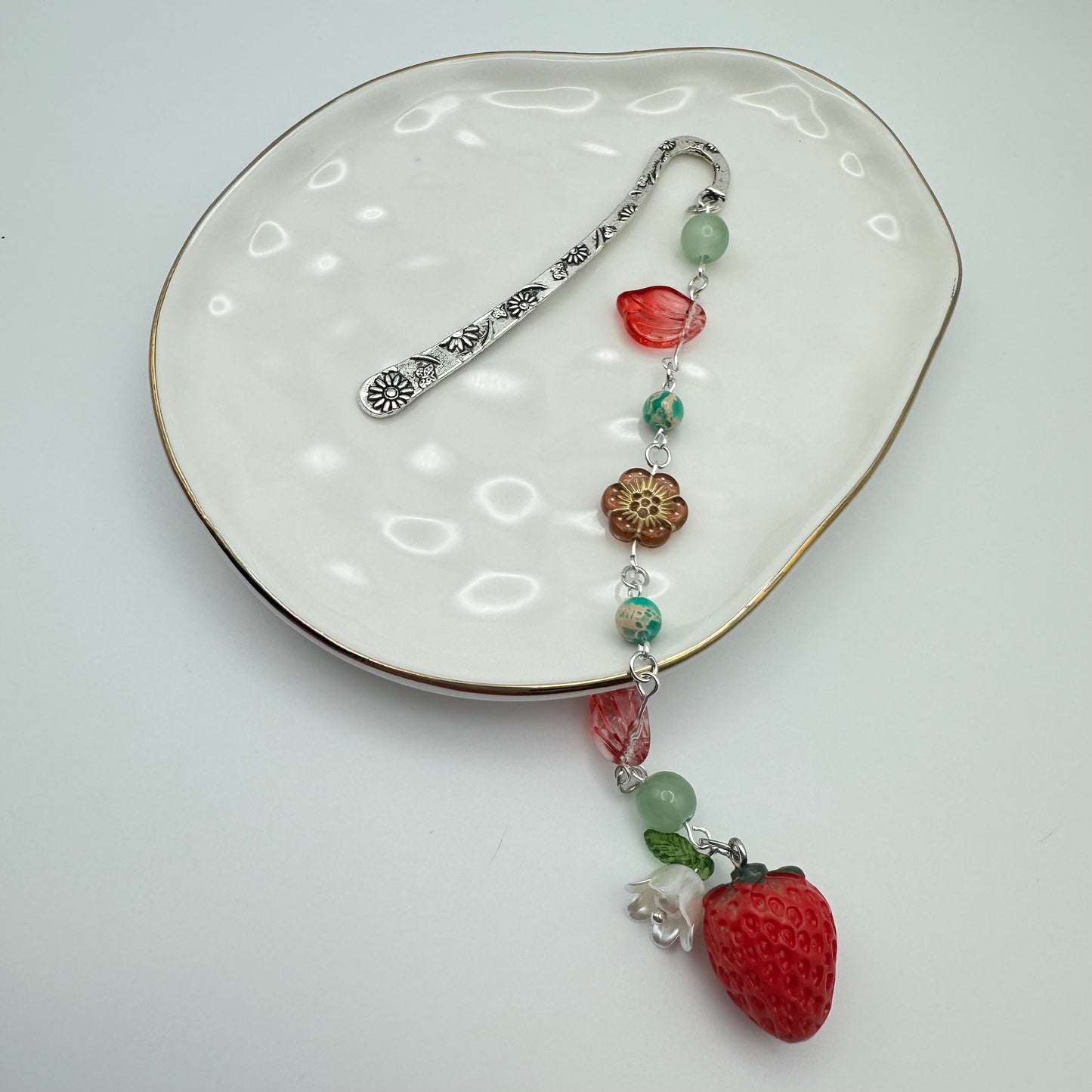 🍓 Berry Sweet Chapter Charm Beaded Bookmark