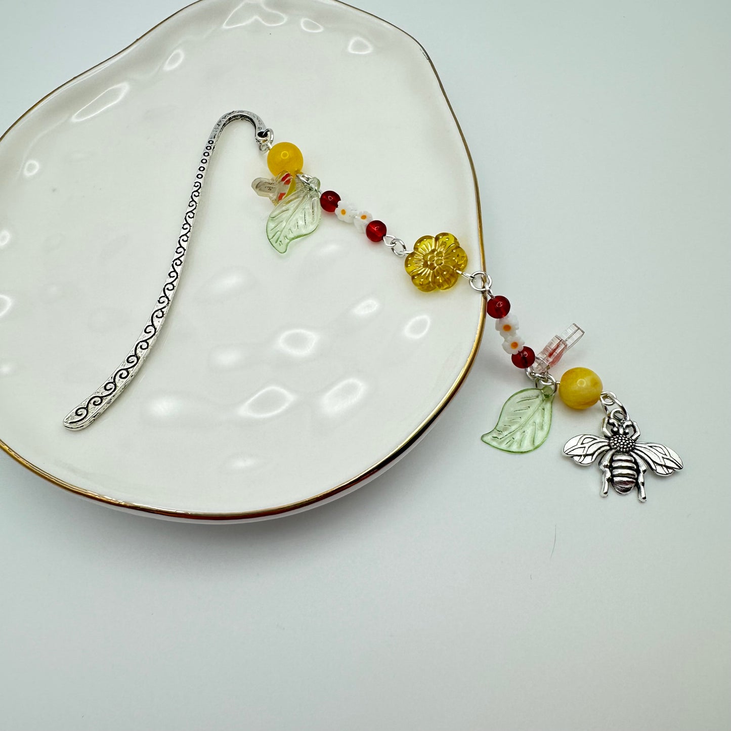 🐝 Golden Nectar Bloom Beaded Bookmark
