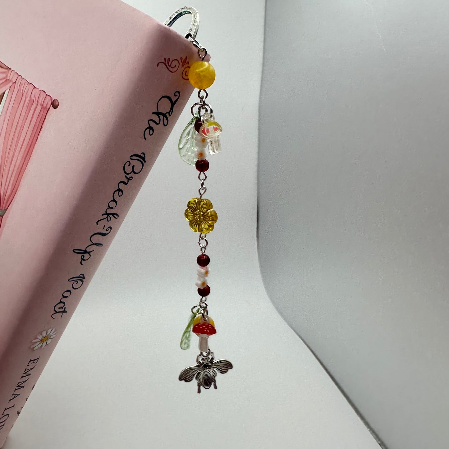🐝 Golden Nectar Bloom Beaded Bookmark