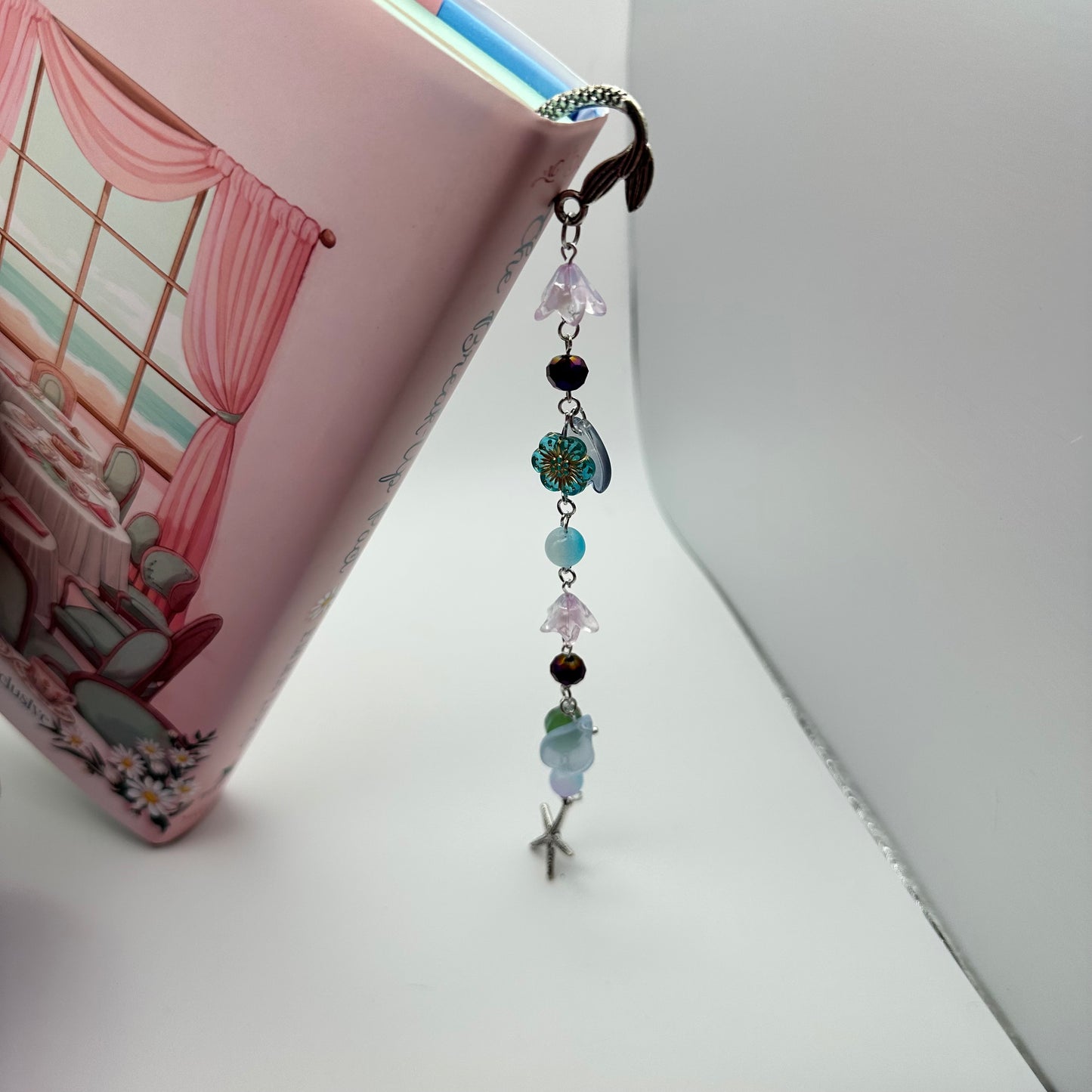 🧜‍♀️ Seashell Chapter Drift Beaded Bookmark